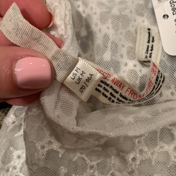 FREE PEOPLE INTIMATELY LONGLINE LACE APPLIQUÉ OVER NETTING BRALETTE LACED BACK M - Picture 9 of 12